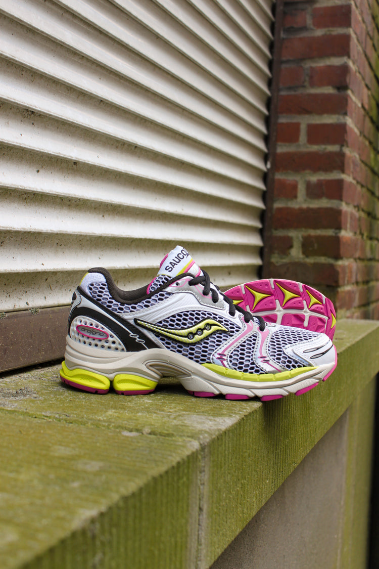 Saucony Progrid Triumph 4 white fluo
