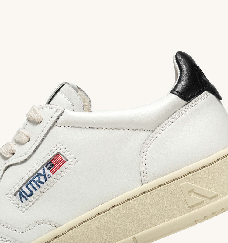 Autry ll22 leather leather white black