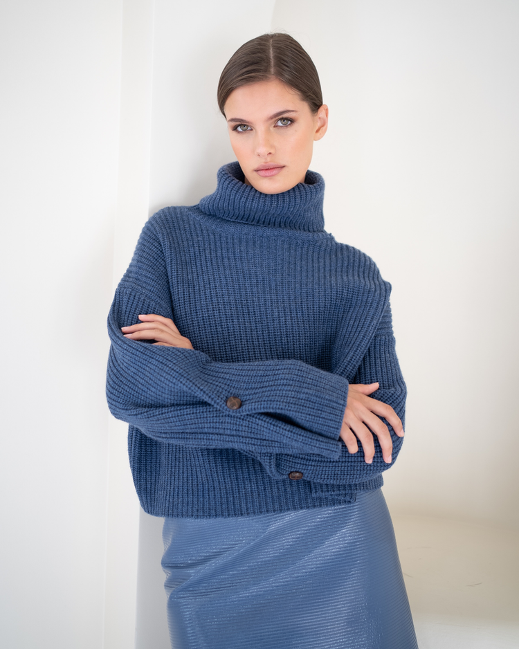March23 Ami Pull cloudy blue