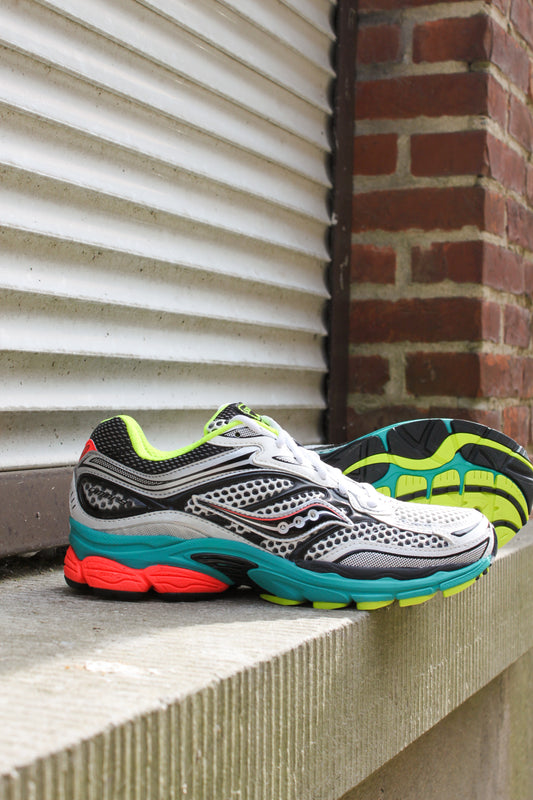 Saucony ProGrid Omni 9 silver mutant