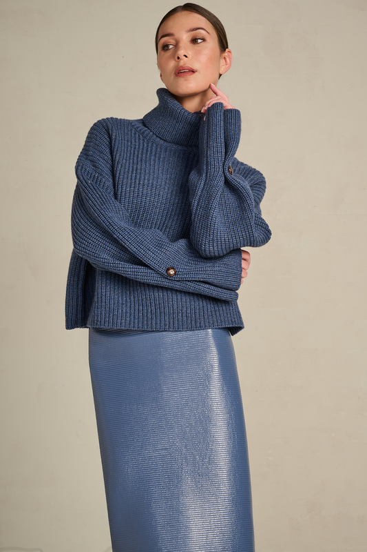 March23 Ami Pull cloudy blue
