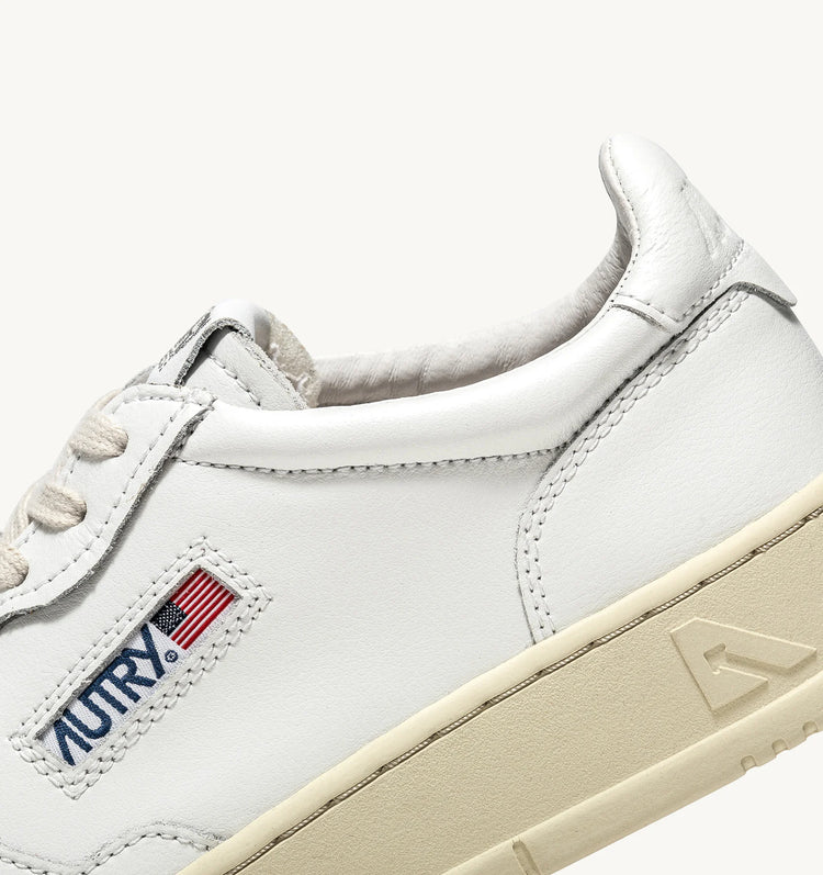 Autry LL15 leather white