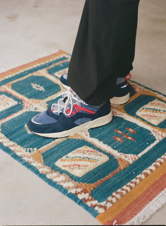 Karhu fusion 2.0 india ink fiery red (web only)